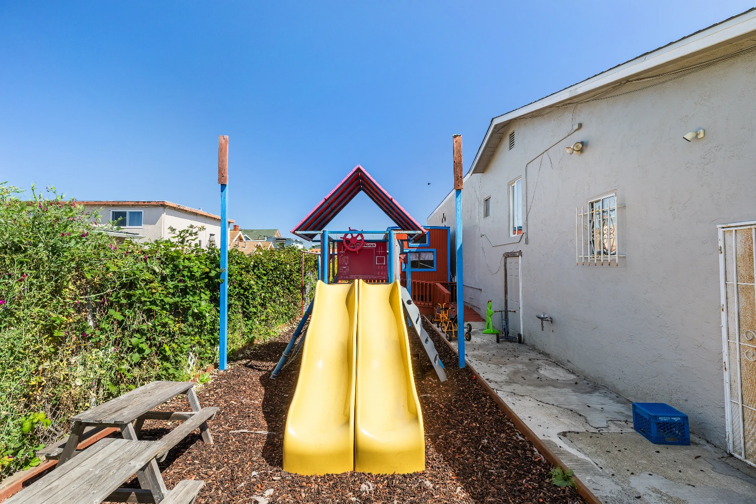 Richmond CA Church & Childcare Space For Sale | 671 9th St