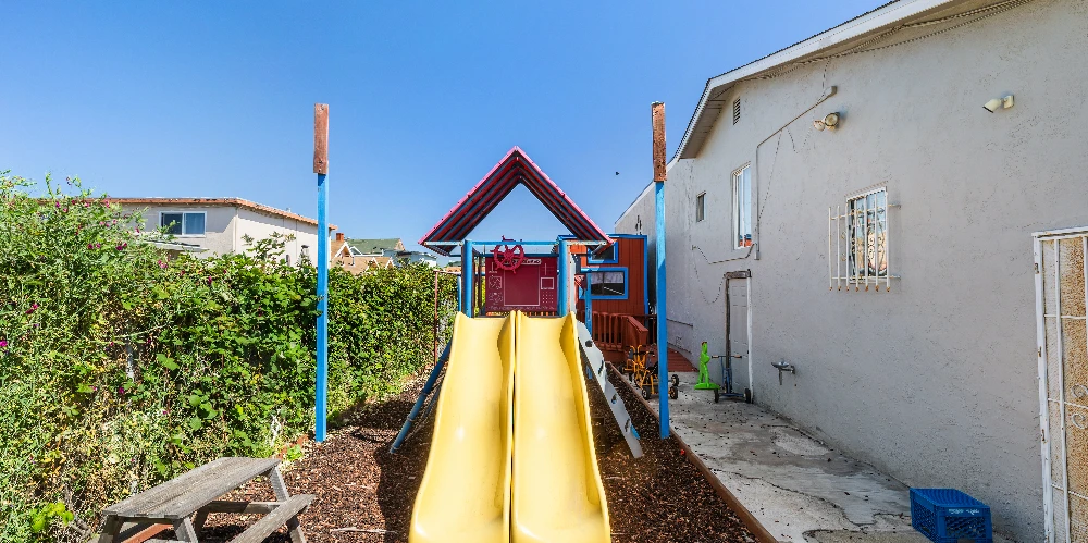 Richmond CA Church & Childcare Space For Sale | 671 9th St
