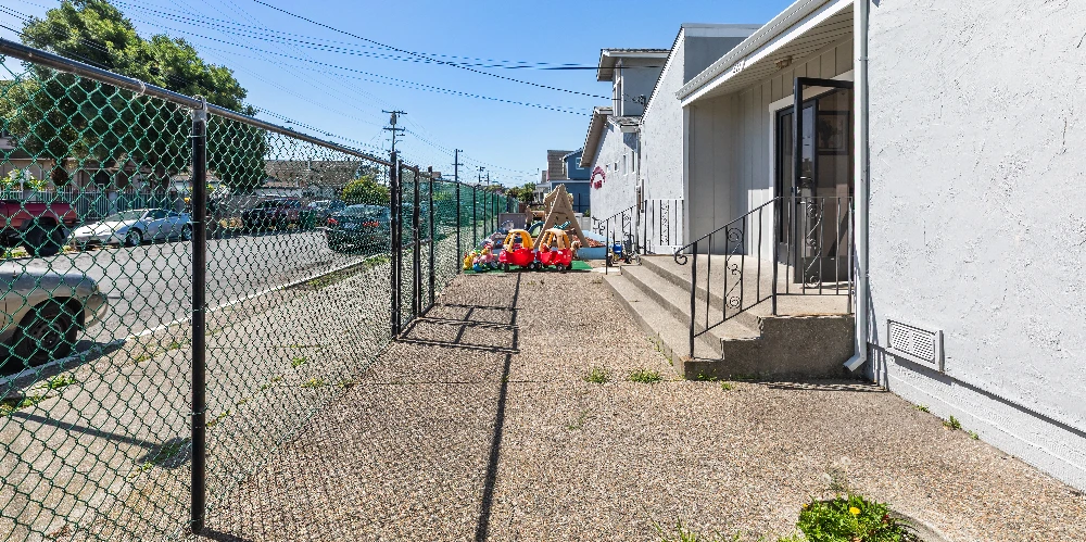 Richmond CA Church & Childcare Space For Sale | 671 9th St
