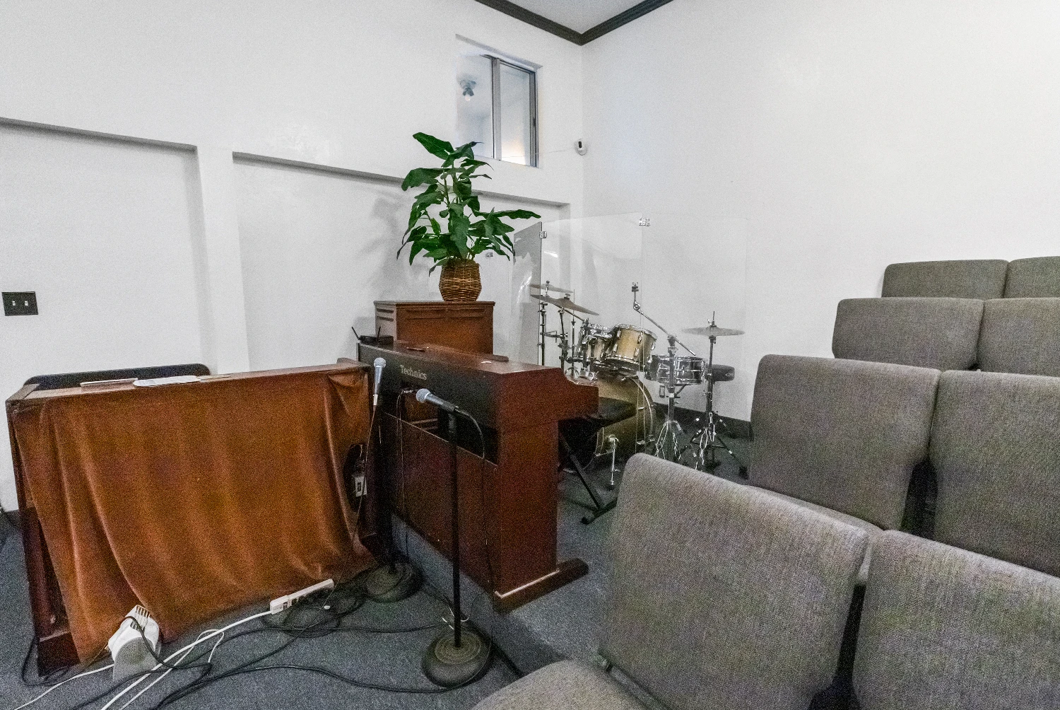 Richmond CA Church & Childcare Space For Sale | 671 9th St