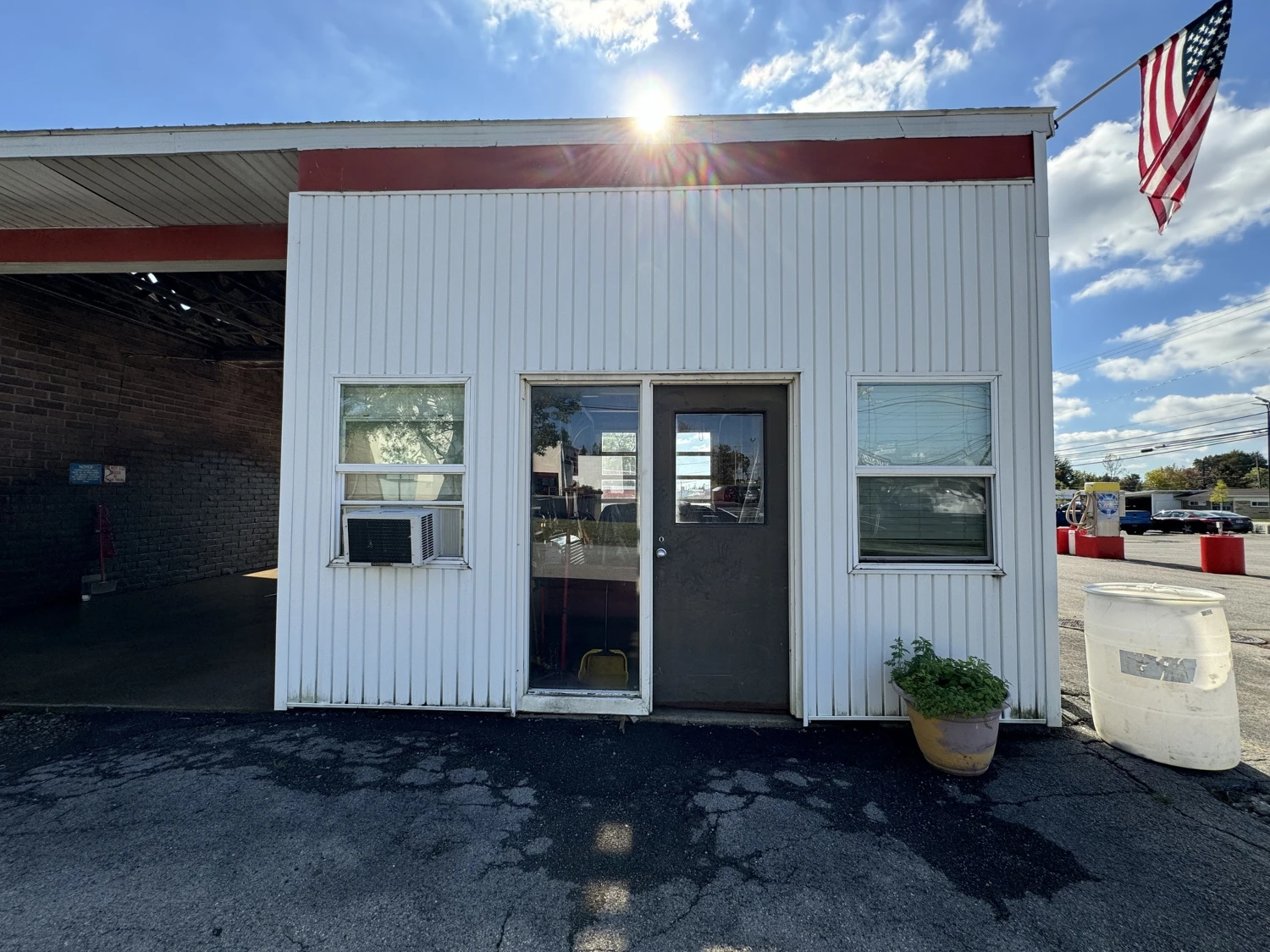 6283 Transit Rd    Self Serve Car Wash