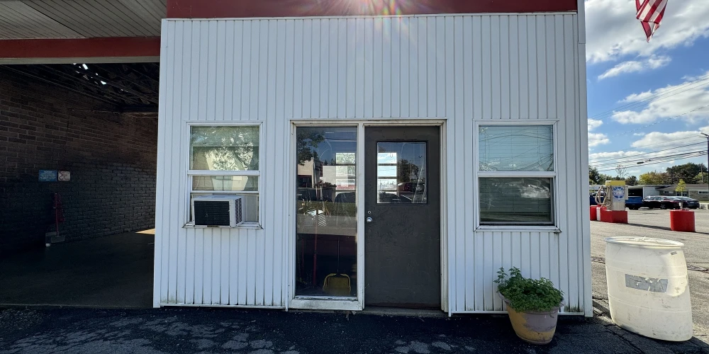 6283 Transit Rd    Self Serve Car Wash