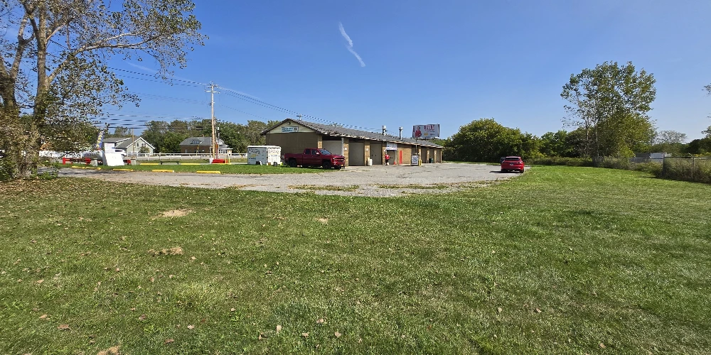2467 Clinton St. - Self Serve Car Wash