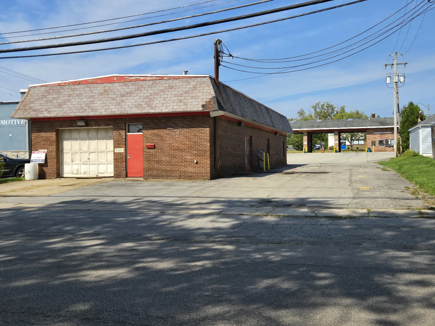 2467 Clinton St. - Self Serve Car Wash