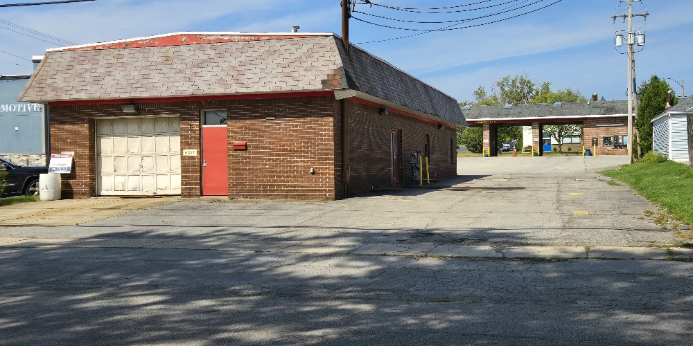 2467 Clinton St. - Self Serve Car Wash