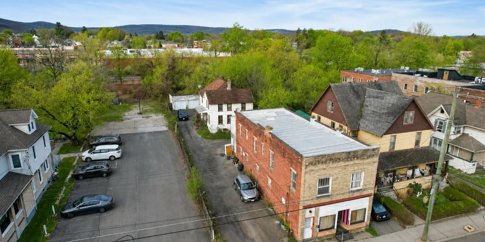 299.5 Clinton Street
