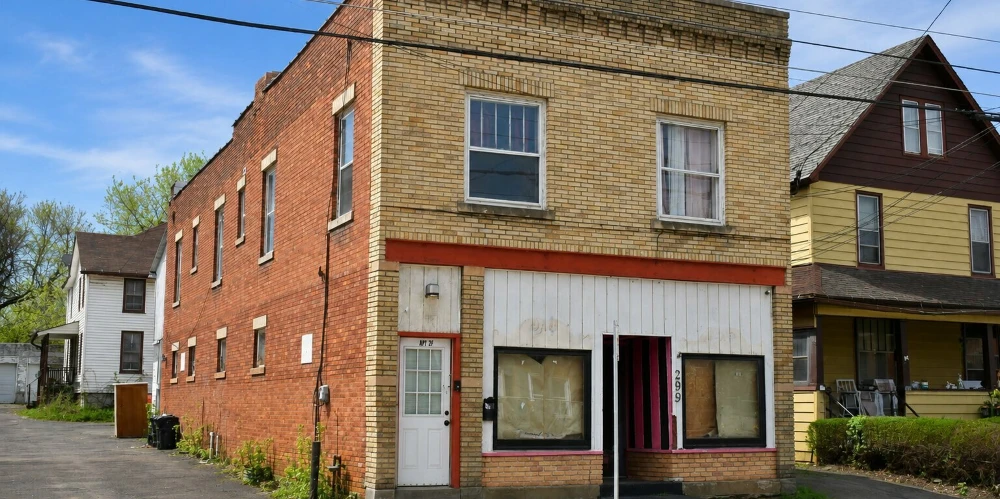 299.5 Clinton Street