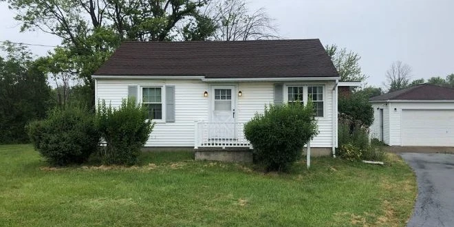 2890 Southwestern Blvd - Commercial & Residential (Mixed Use) Land with 720+/- SF House