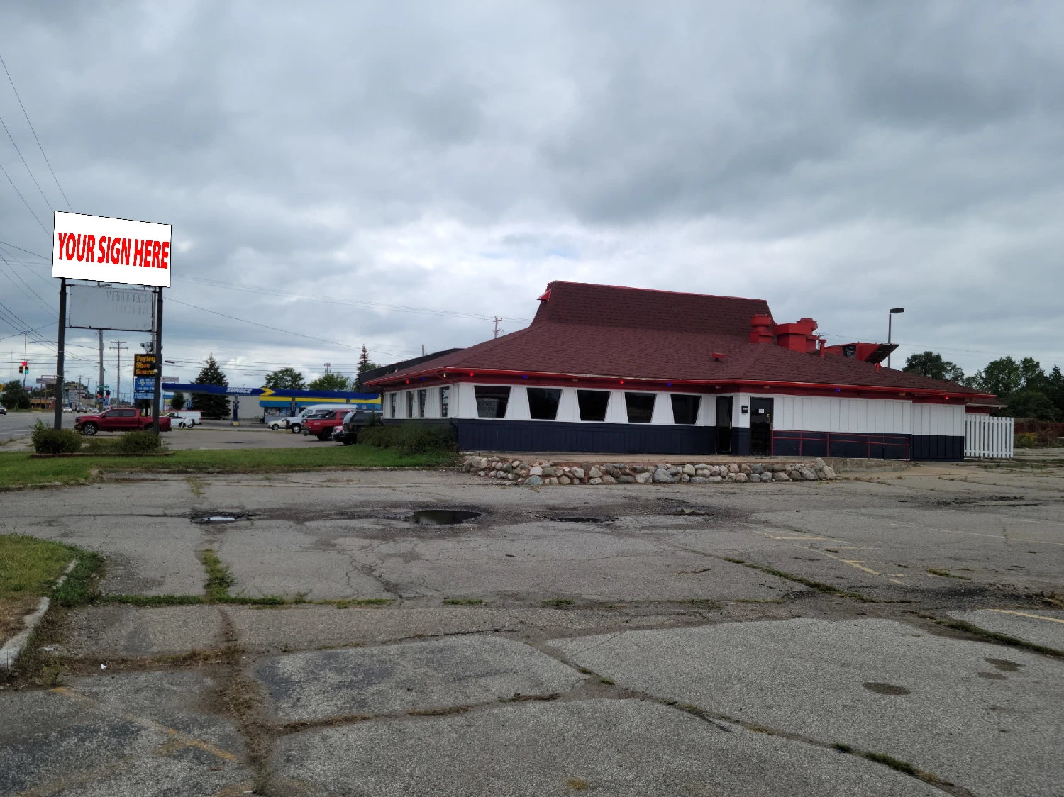 Flint - Freestanding Retail/Restaurant/Gas Station Redevelopment Opportunity