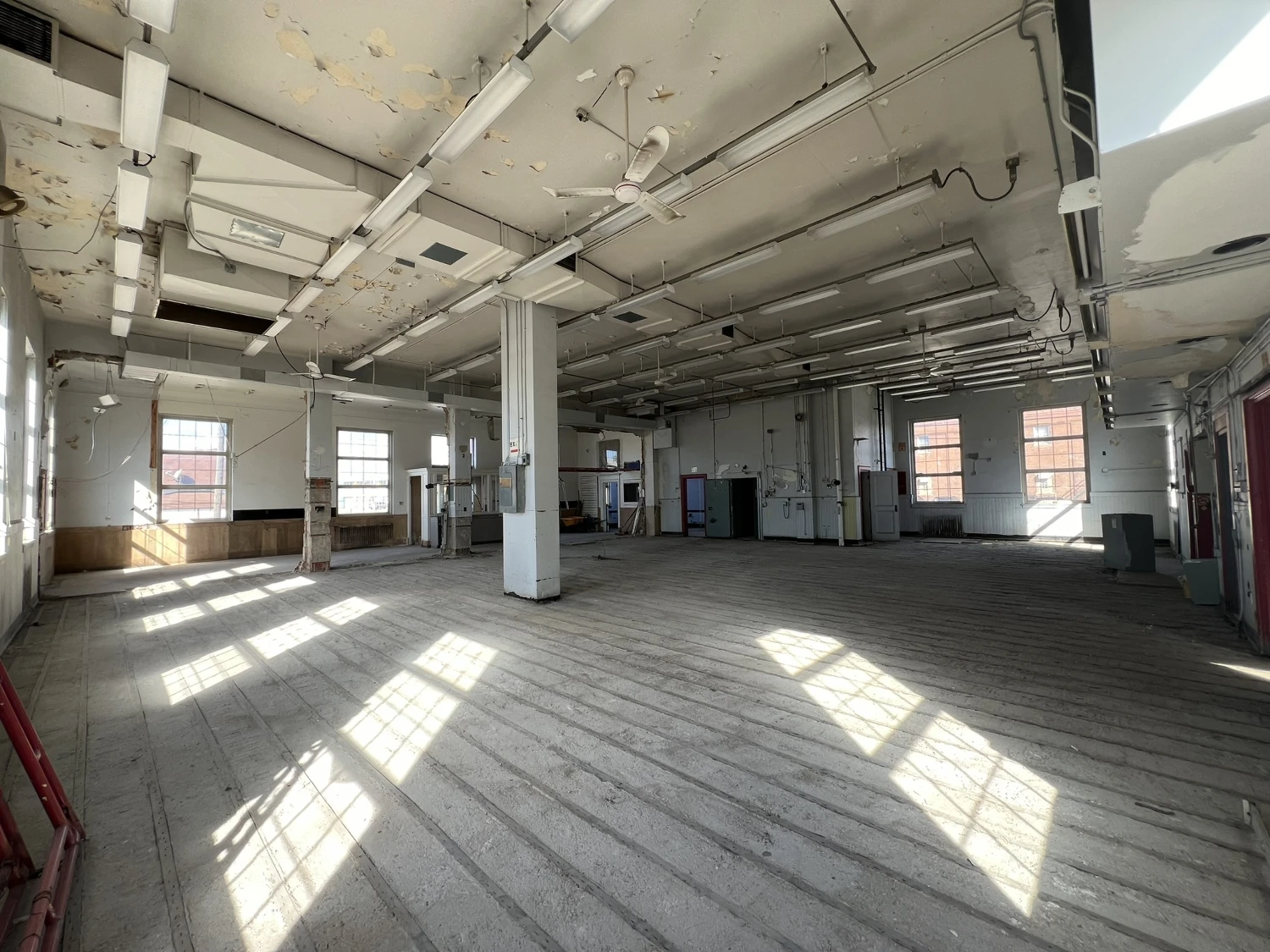 River Rouge - Freestanding Retail/Office Building