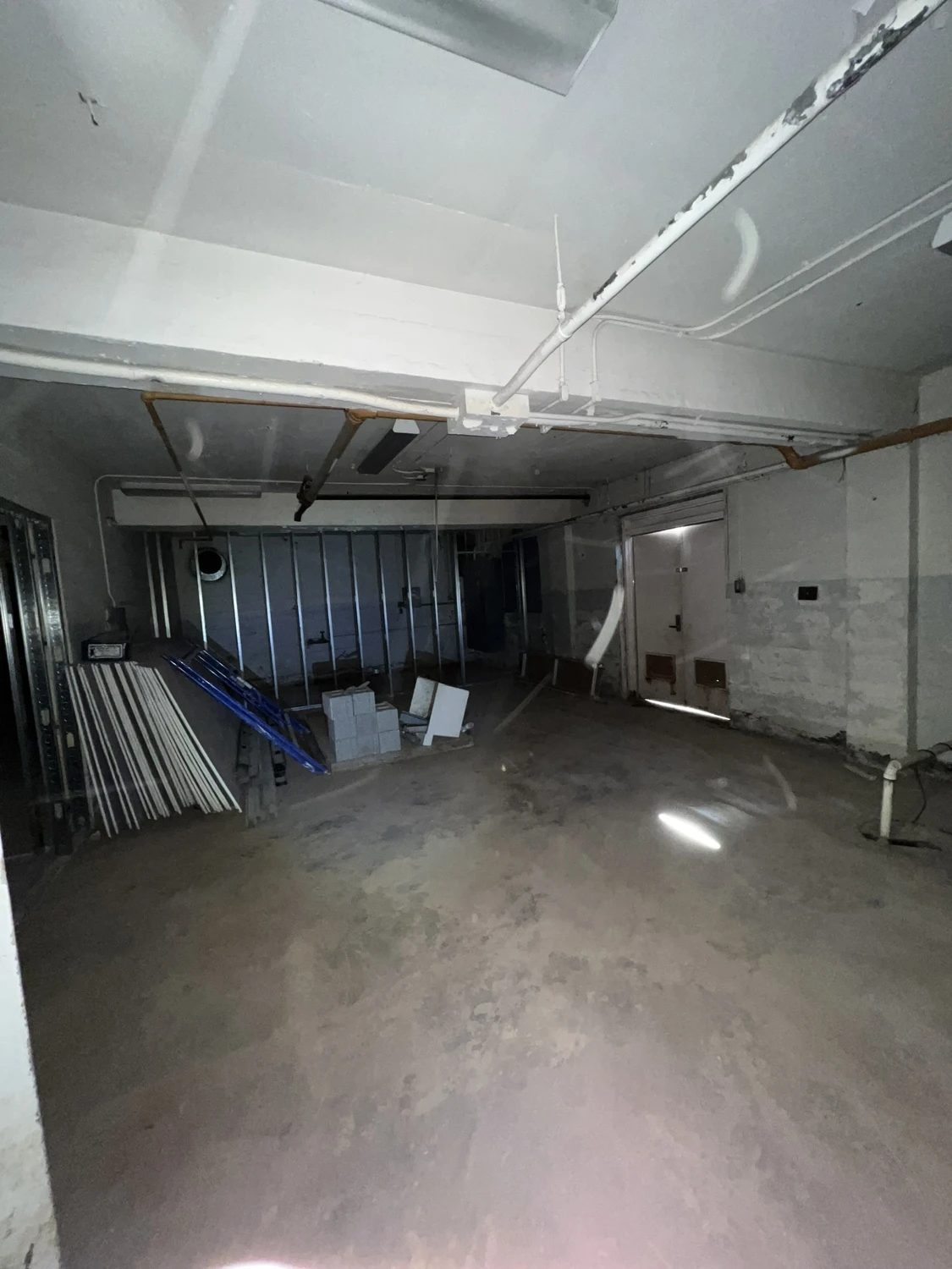 River Rouge - Freestanding Retail/Office Building