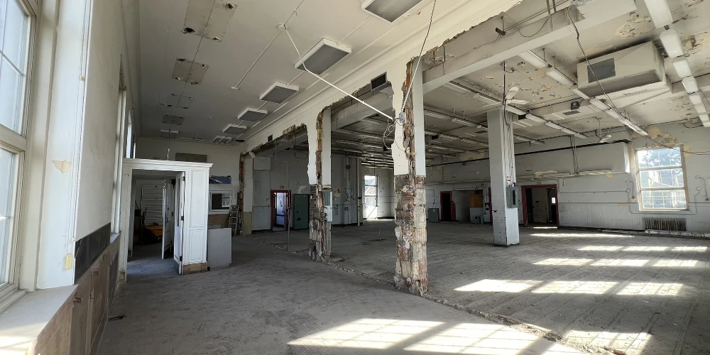 River Rouge - Freestanding Retail/Office Building