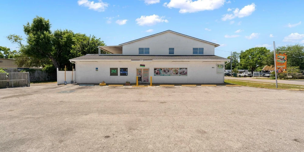 Tampa Mixed-Use Commercial Property with Rental Income