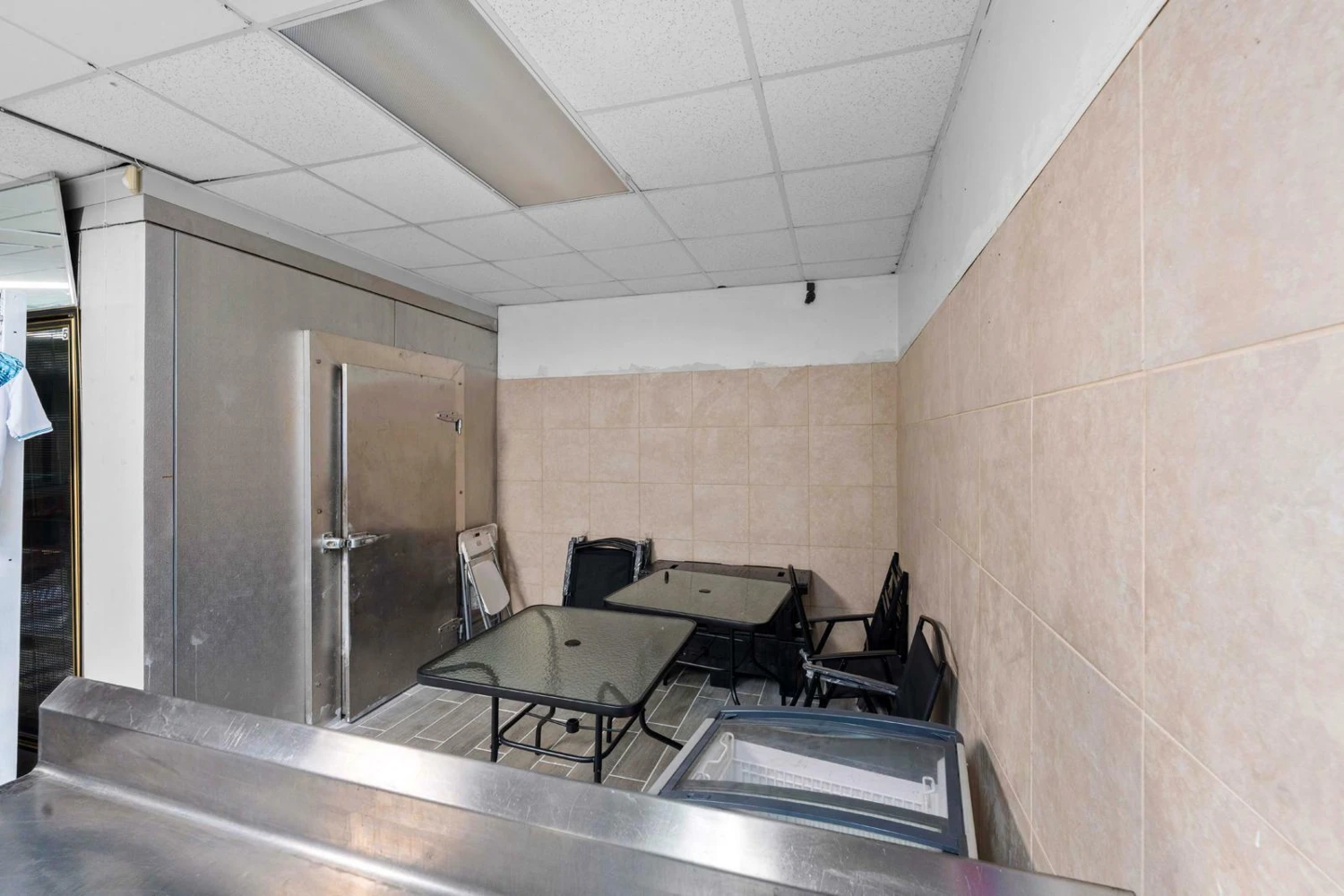 Tampa Mixed-Use Commercial Property with Rental Income