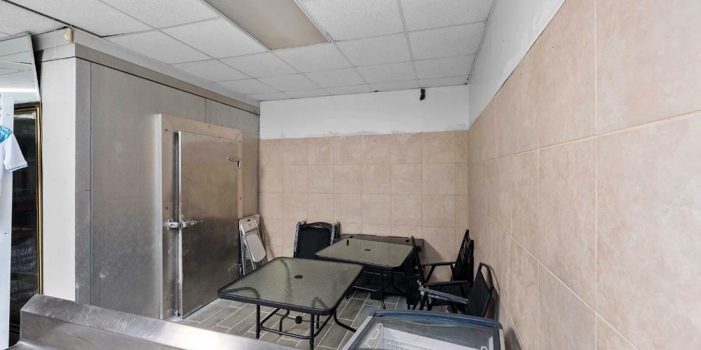 Tampa Mixed-Use Commercial Property with Rental Income