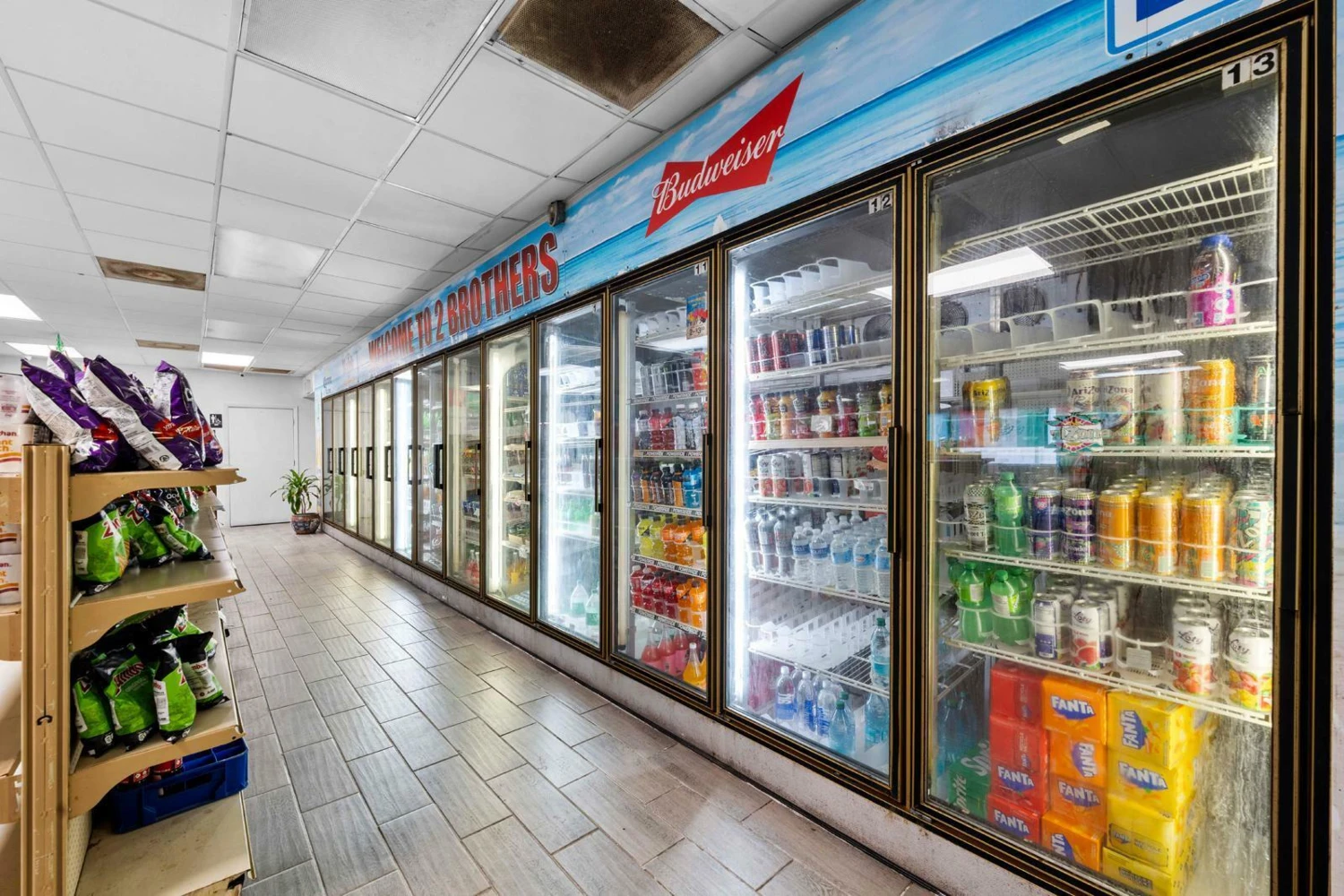 Tampa Mixed-Use Commercial Property with Rental Income