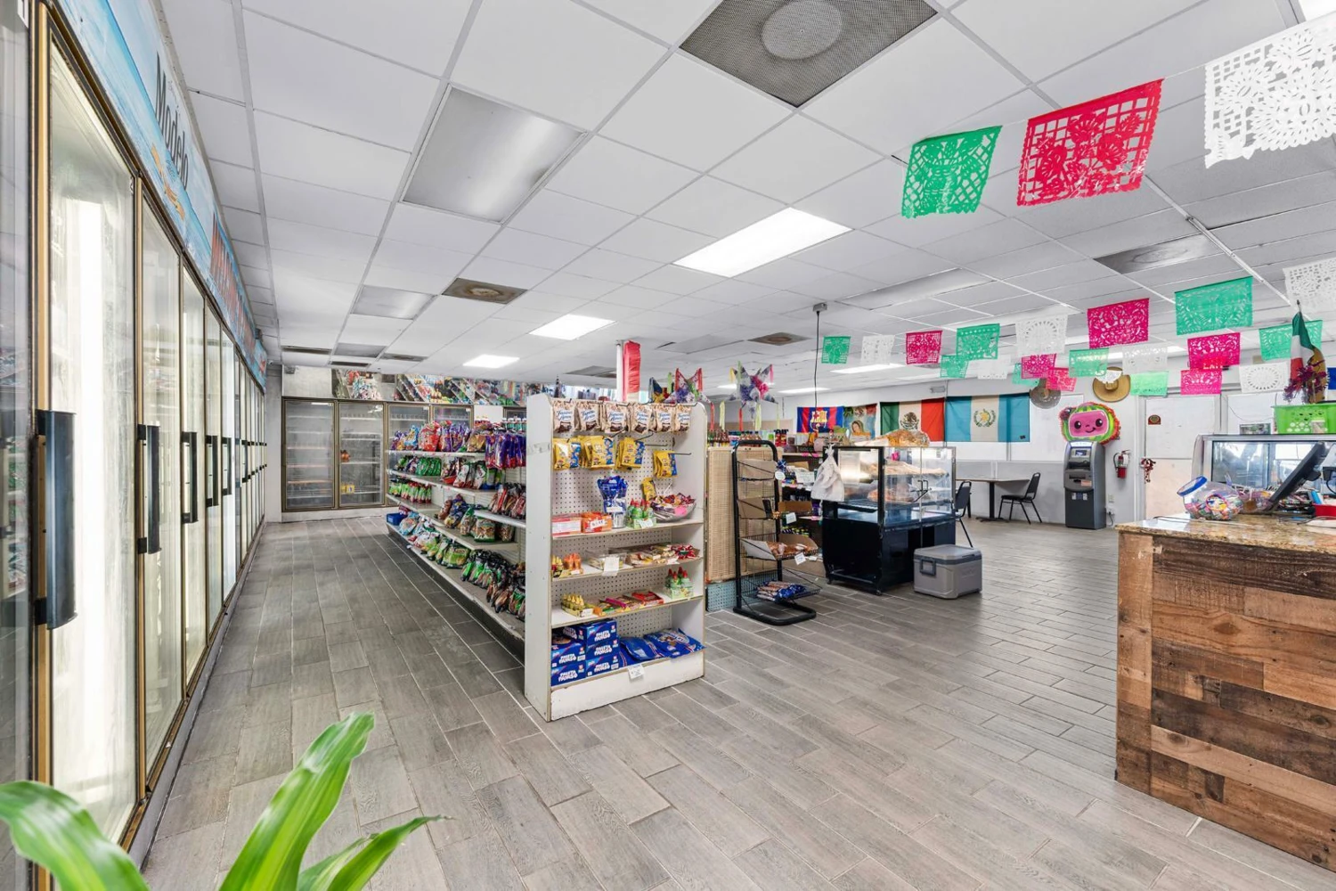 Tampa Mixed-Use Commercial Property with Rental Income