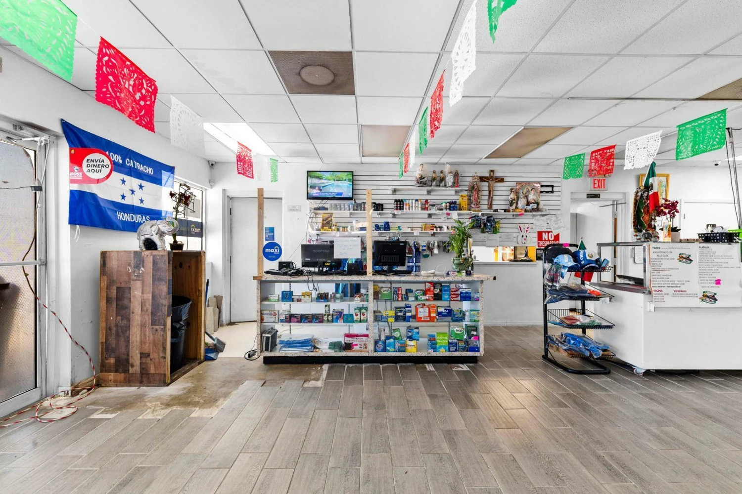 Tampa Mixed-Use Commercial Property with Rental Income