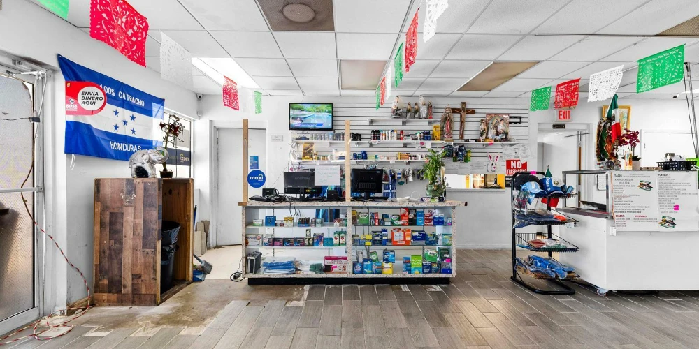 Tampa Mixed-Use Commercial Property with Rental Income