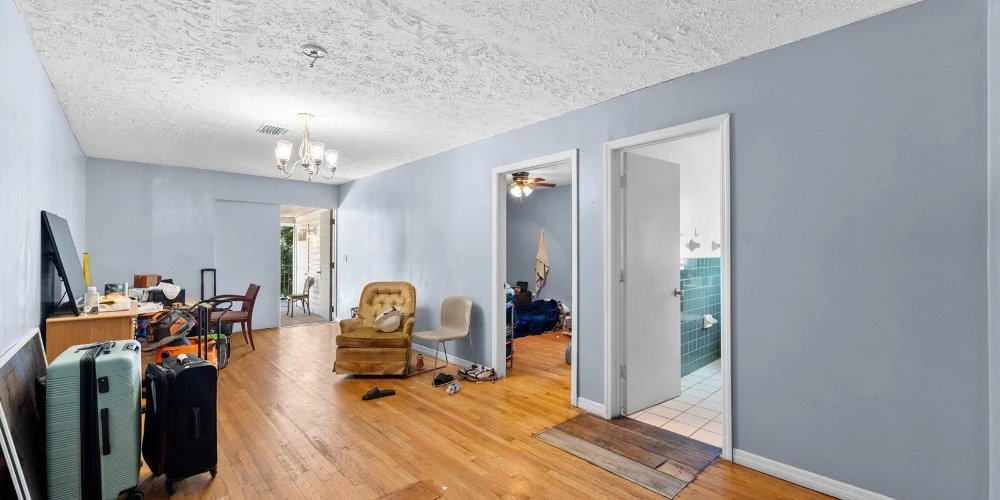 Tampa Mixed-Use Commercial Property with Rental Income