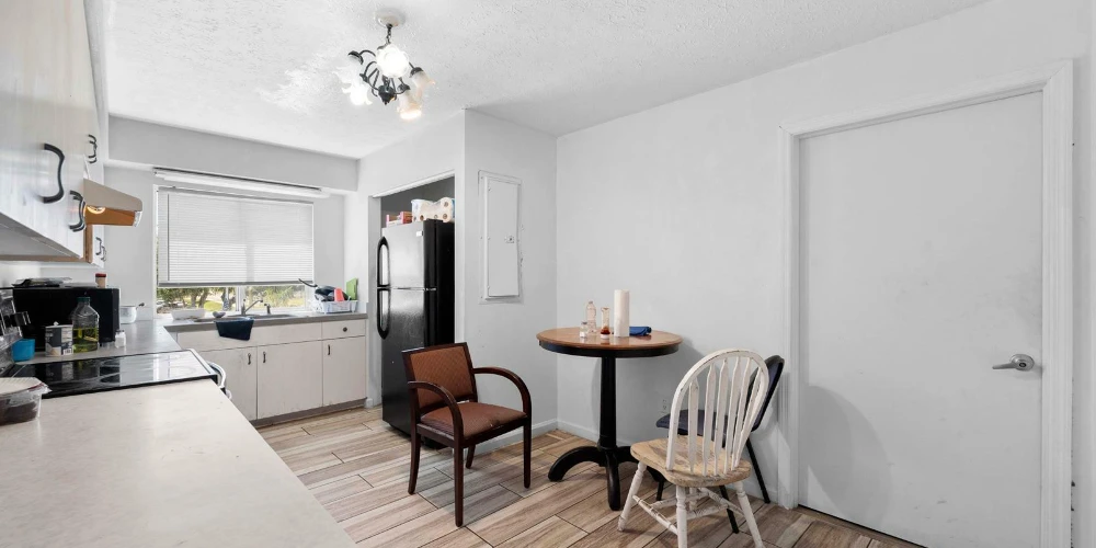 Tampa Mixed-Use Commercial Property with Rental Income