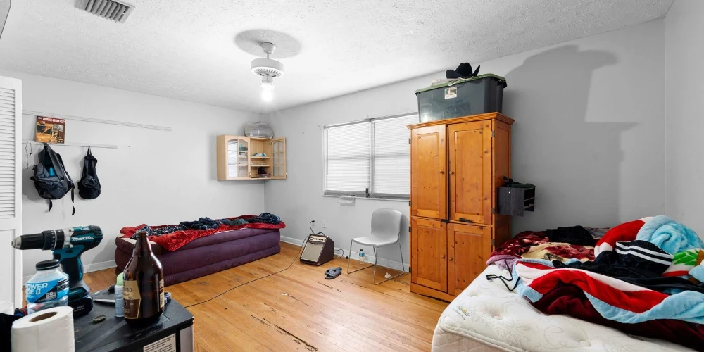 Tampa Mixed-Use Commercial Property with Rental Income