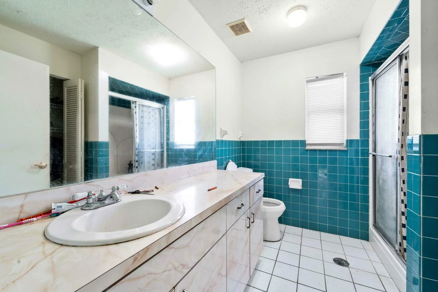Tampa Mixed-Use Commercial Property with Rental Income