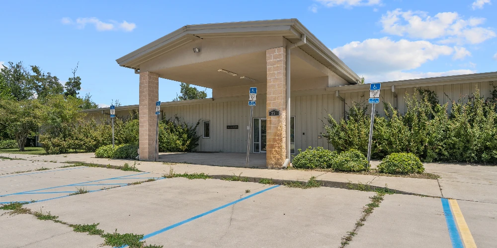 20,000 Former State of Florida Medical Services Office | Tyndall Parkway 