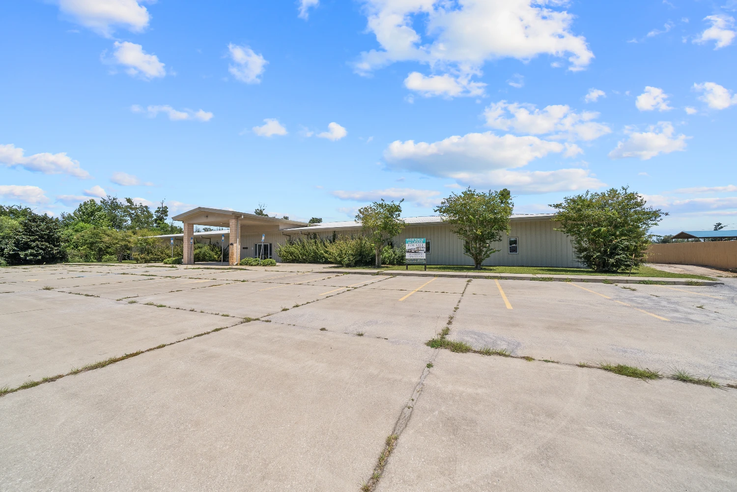 20,000 Former State of Florida Medical Services Office | Tyndall Parkway 