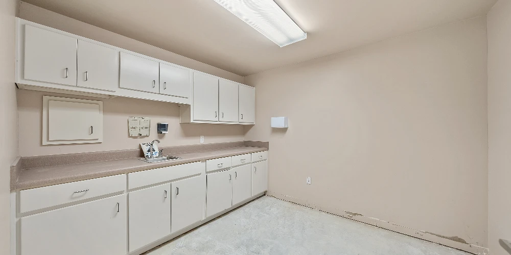 20,000 Former State of Florida Medical Services Office | Tyndall Parkway 