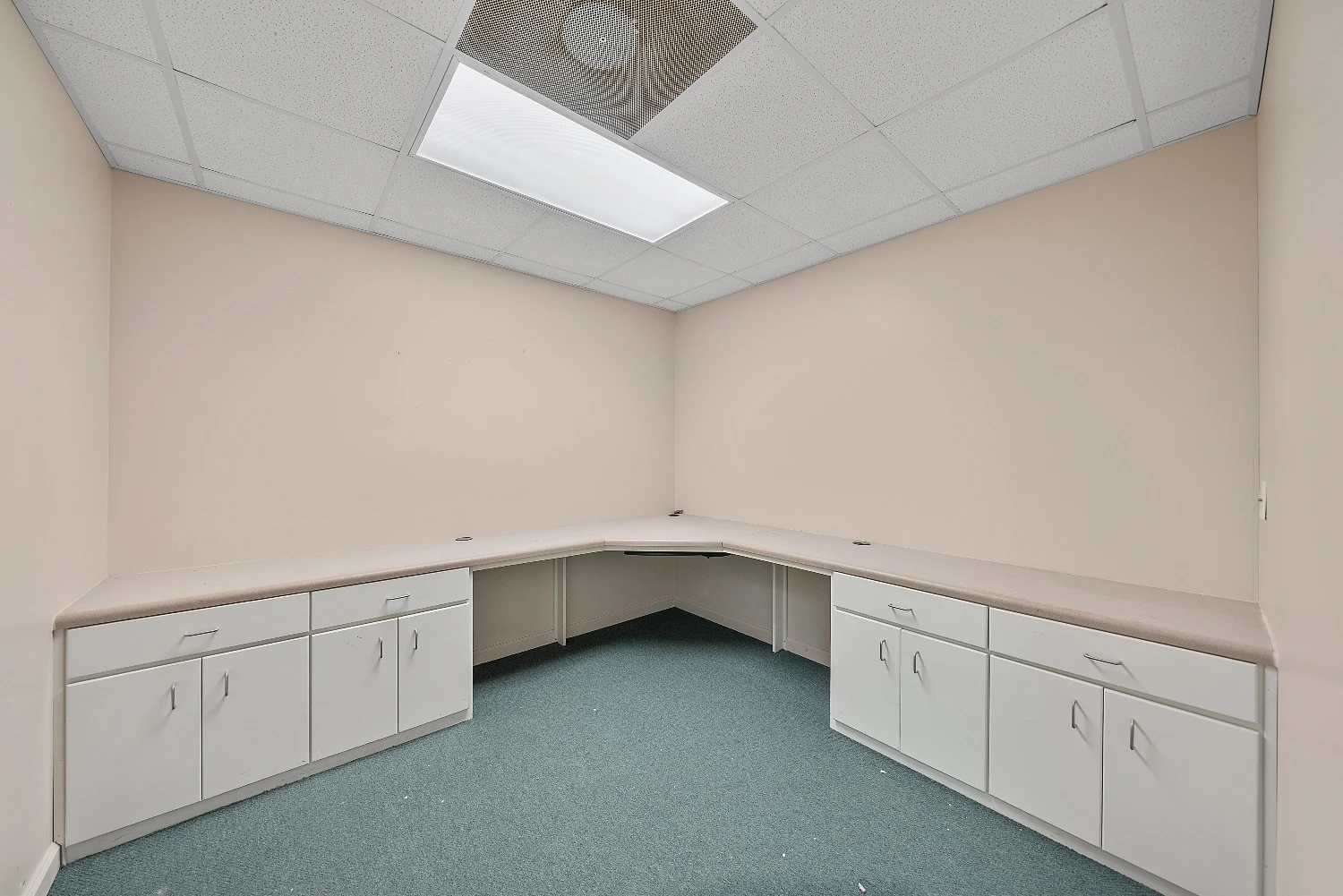 20,000 Former State of Florida Medical Services Office | Tyndall Parkway 