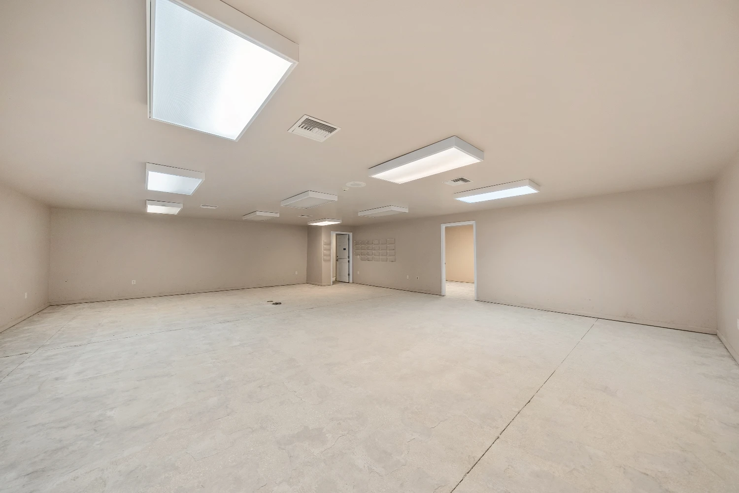 20,000 Former State of Florida Medical Services Office | Tyndall Parkway 