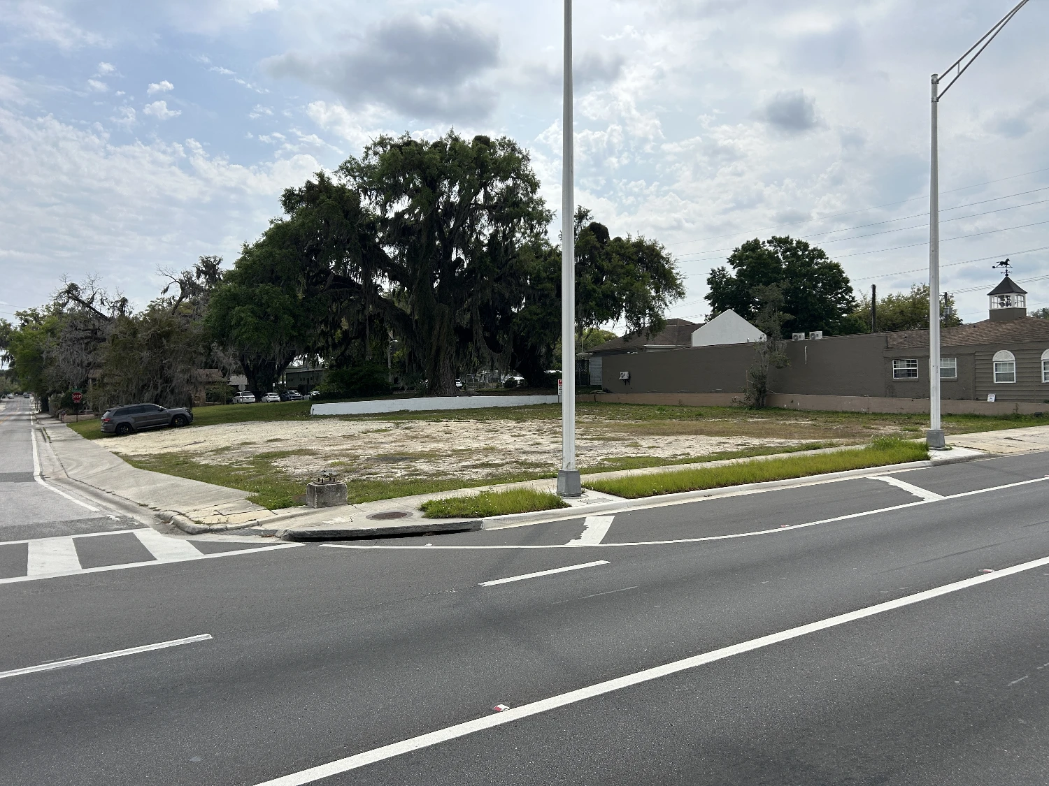 207 S. Pine Ave VACANT LAND SALE