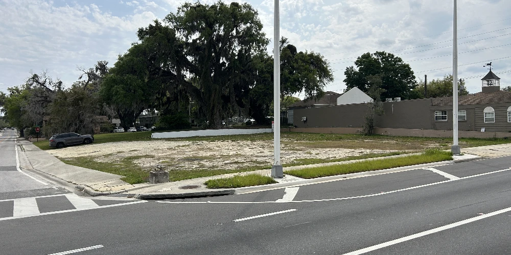 207 S. Pine Ave VACANT LAND SALE