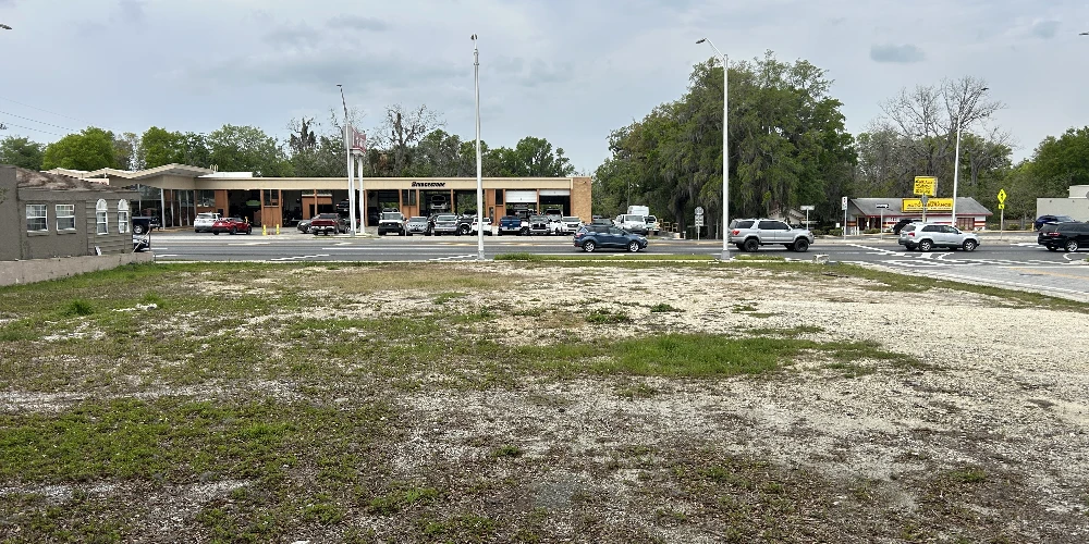 207 S. Pine Ave VACANT LAND SALE