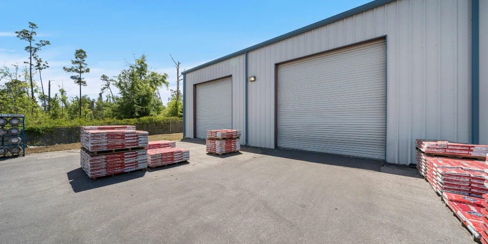 15,064 +/- SF Industrial Facility For Sale | 900 E Baldwin Road