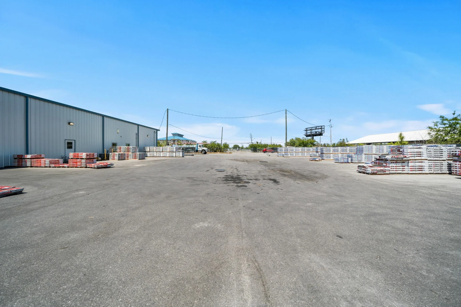 15,064 +/- SF Industrial Facility For Sale | 900 E Baldwin Road