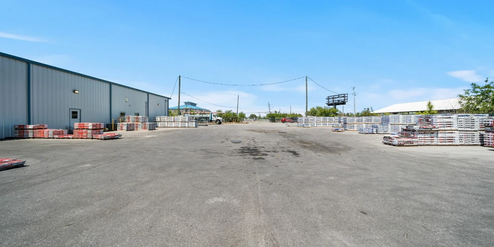 15,064 +/- SF Industrial Facility For Sale | 900 E Baldwin Road