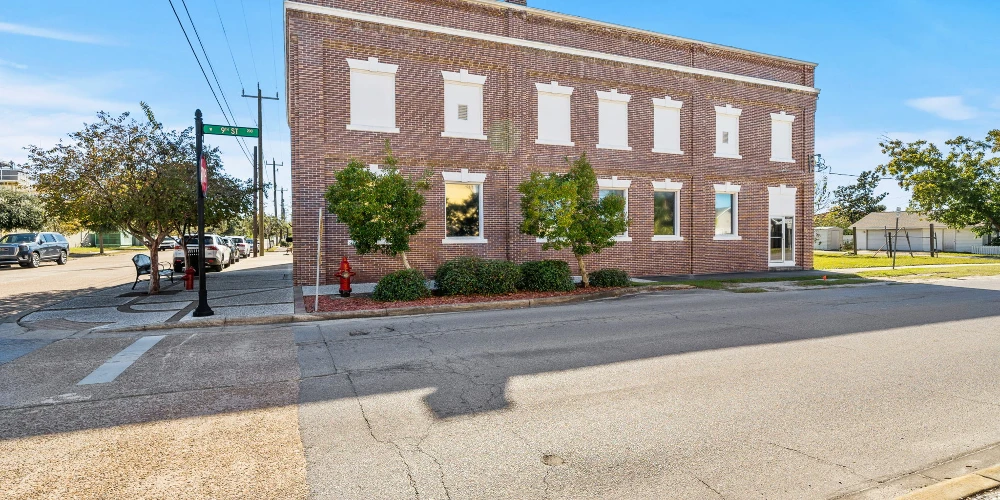 Historic Lynn Haven Bank Building | 7,360 SF Mixed-Use Redevelopment Opportunity in Downtown Core