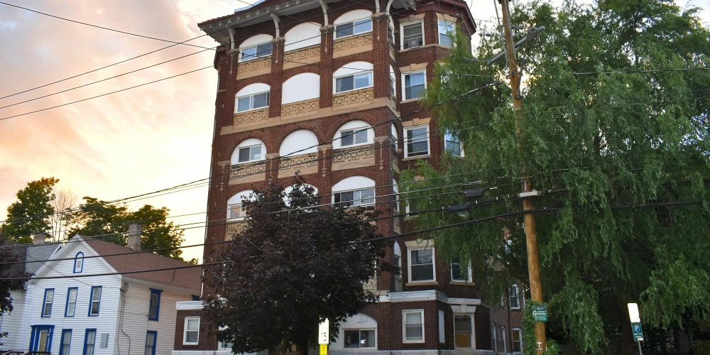 99 Oak St