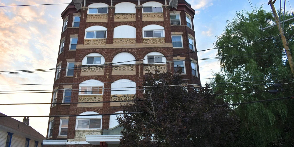 99 Oak St