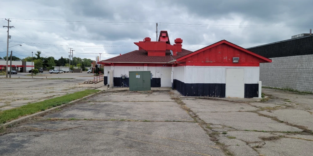 Flint - Freestanding Retail/Restaurant/Gas Station Redevelopment Opportunity