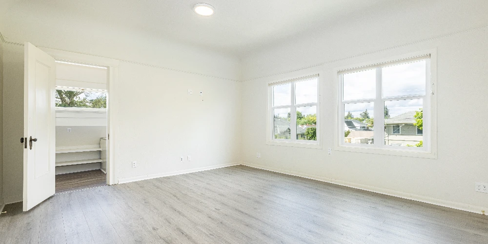 High-Visibility Corner Three-Story Victorian Office 