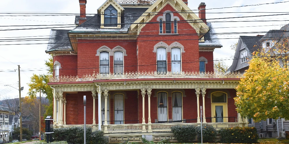 71 Main St