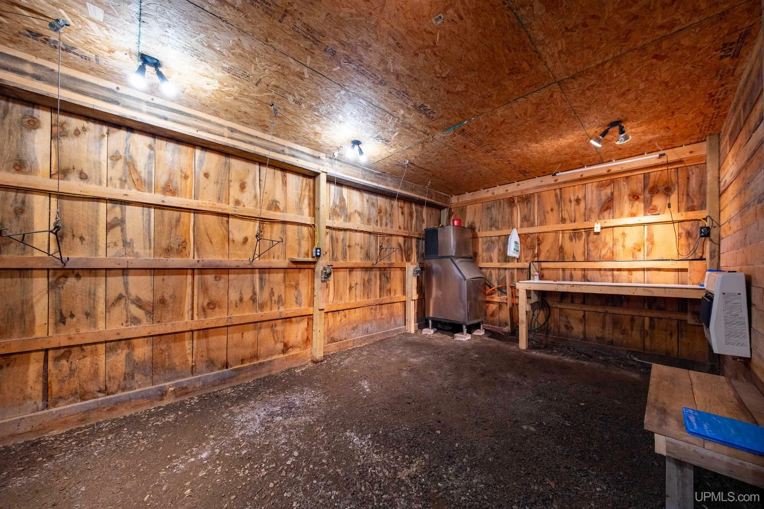 890 Acre Turn-Key Trophy Deer Ranch in Michigan’s Beautiful Upper Peninsula