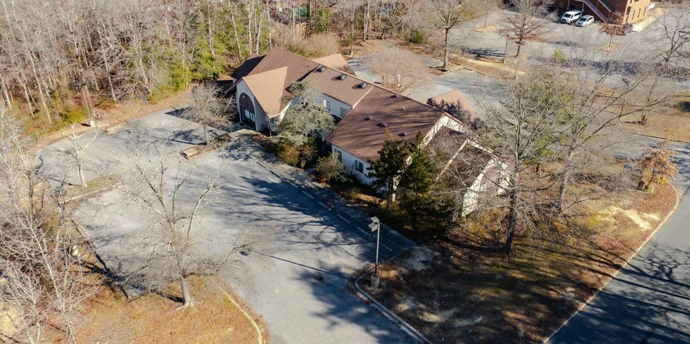 Well-Maintained Office Building in St. Charles Business Corridor