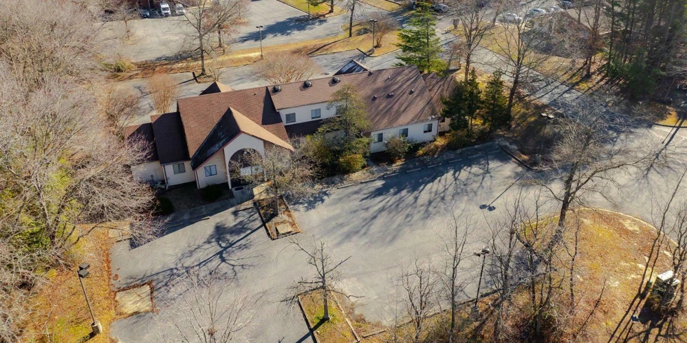 Well-Maintained Office Building in St. Charles Business Corridor