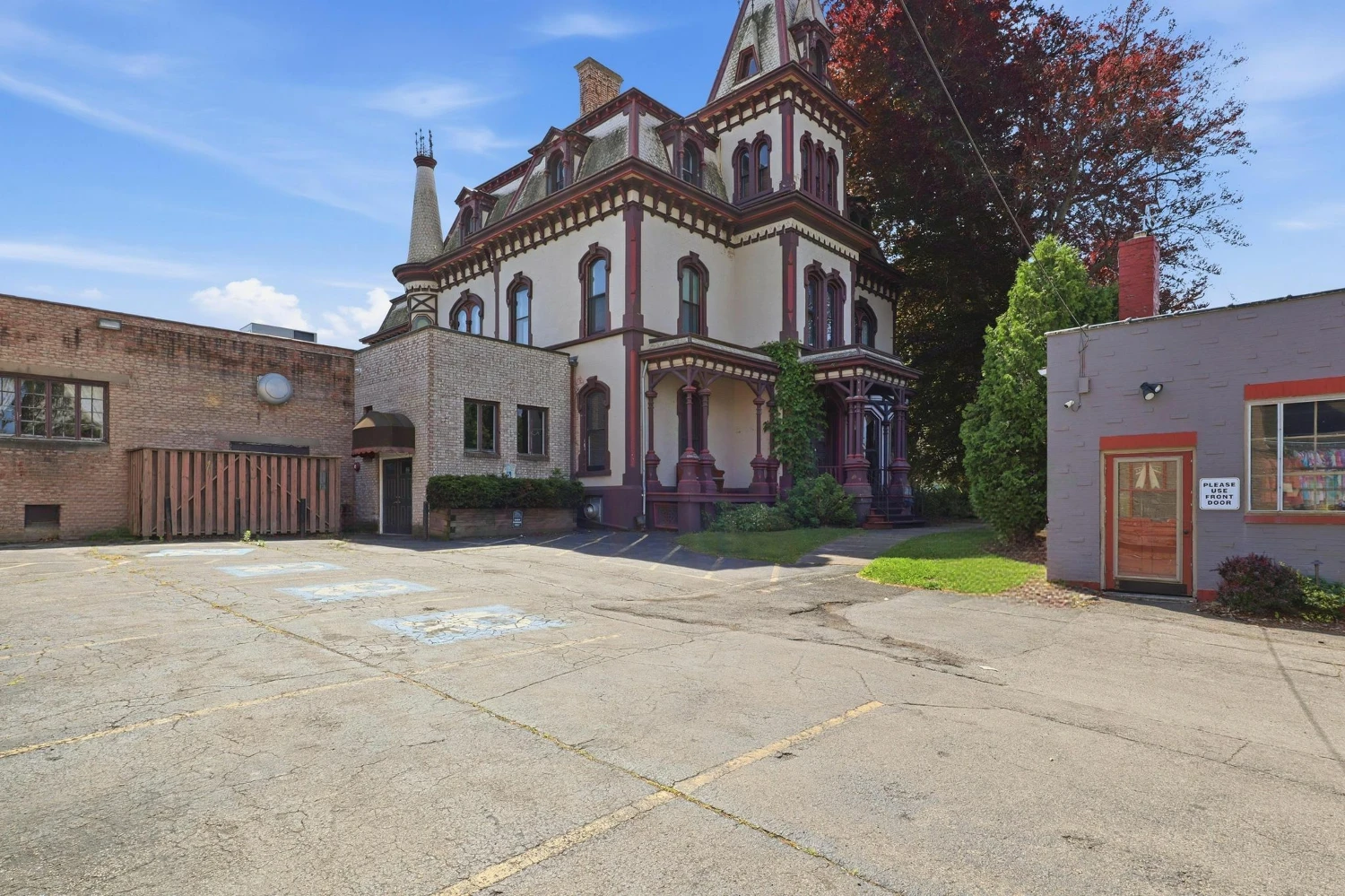 The DeLand House on Main