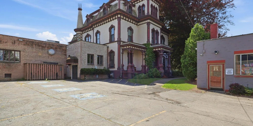 The DeLand House on Main