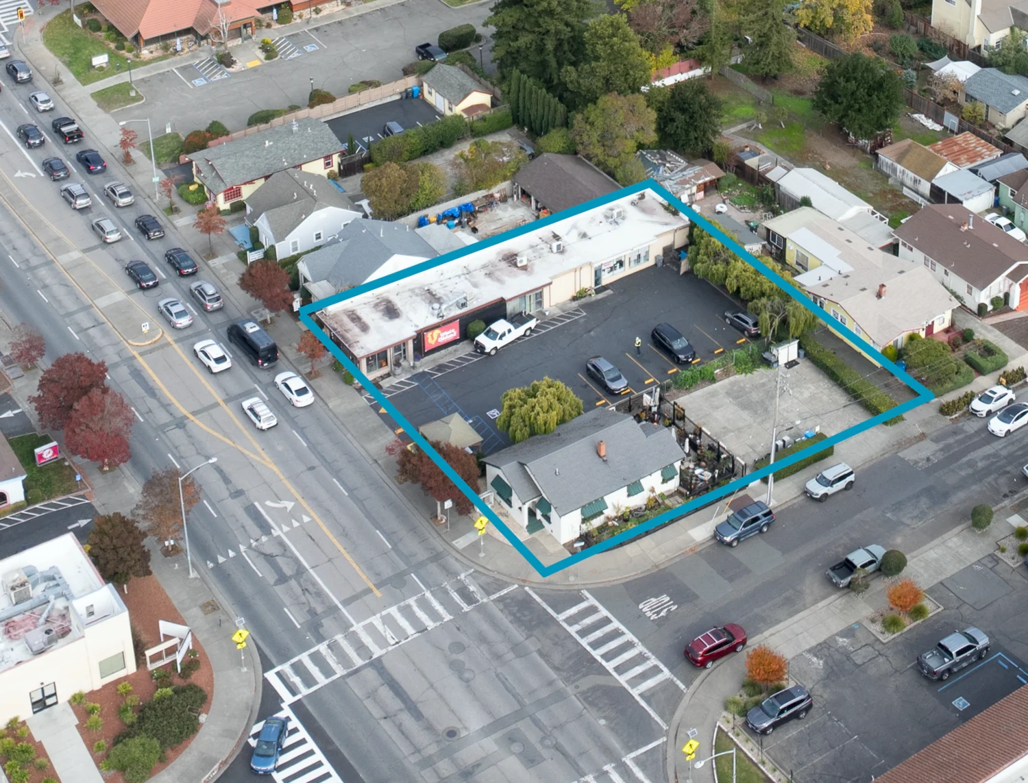 700 E Washington St, Petaluma, CA for sale
